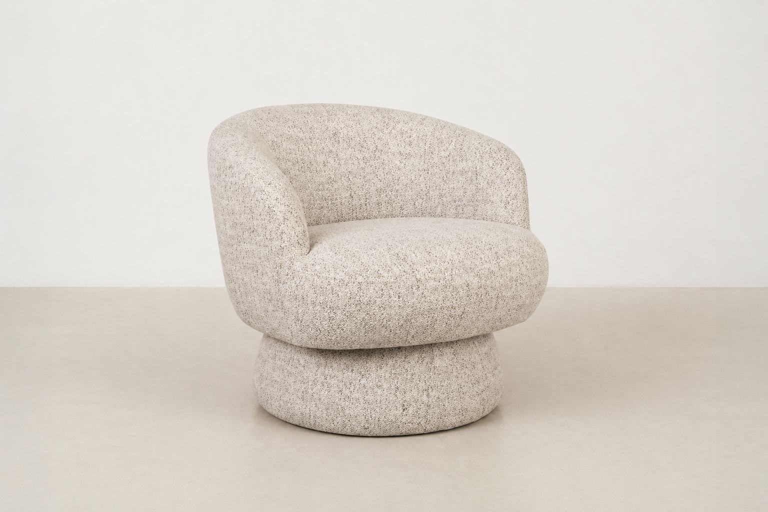 Living room needs Stamware – the chair that turns your space into a sanctuary. Wrapped in a soft taupe fabric with pillowy comfort and full swivel magic, it’s your new go-to for lazy mornings, cozy reads, and chic lounging.