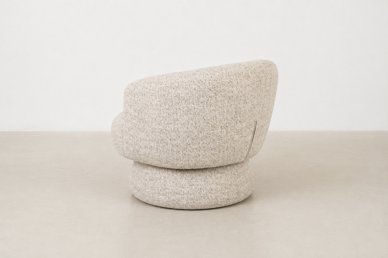 Living room needs Stamware – the chair that turns your space into a sanctuary. Wrapped in a soft taupe fabric with pillowy comfort and full swivel magic, it’s your new go-to for lazy mornings, cozy reads, and chic lounging.