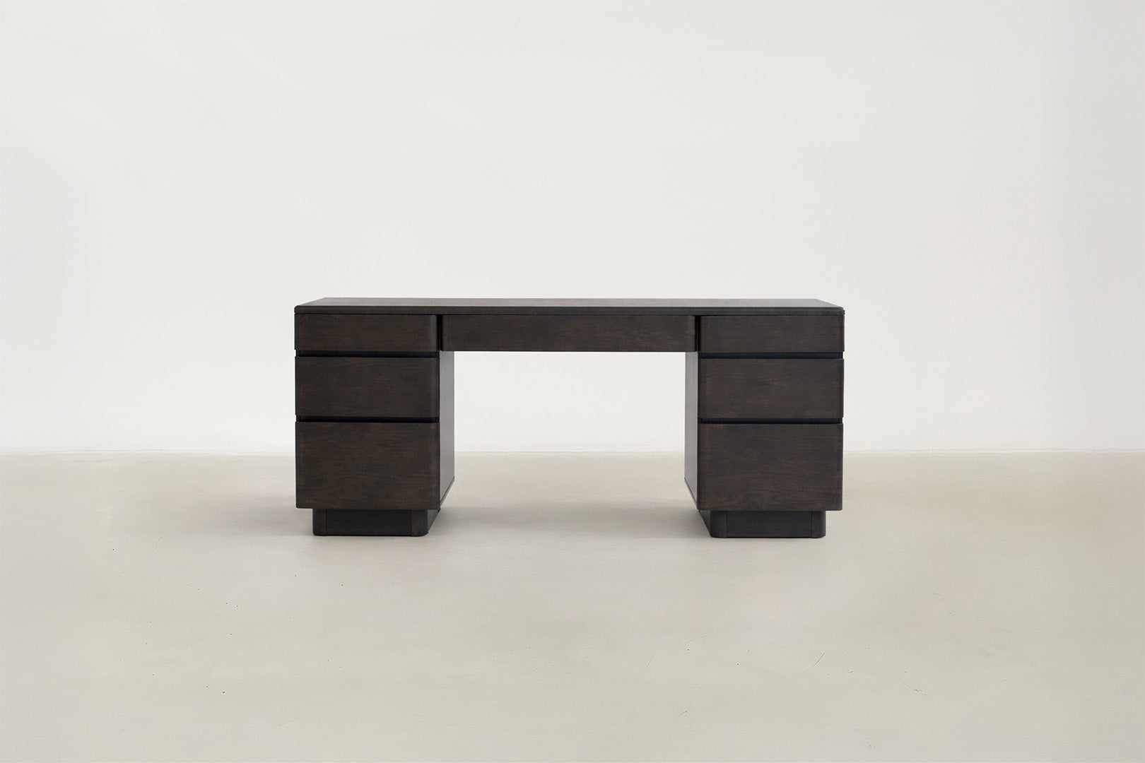 Nobou -Table