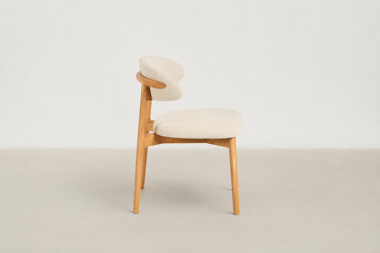 Zamowa Japandi dining chair with soft weave fabric, curved back support, and solid oak legs
