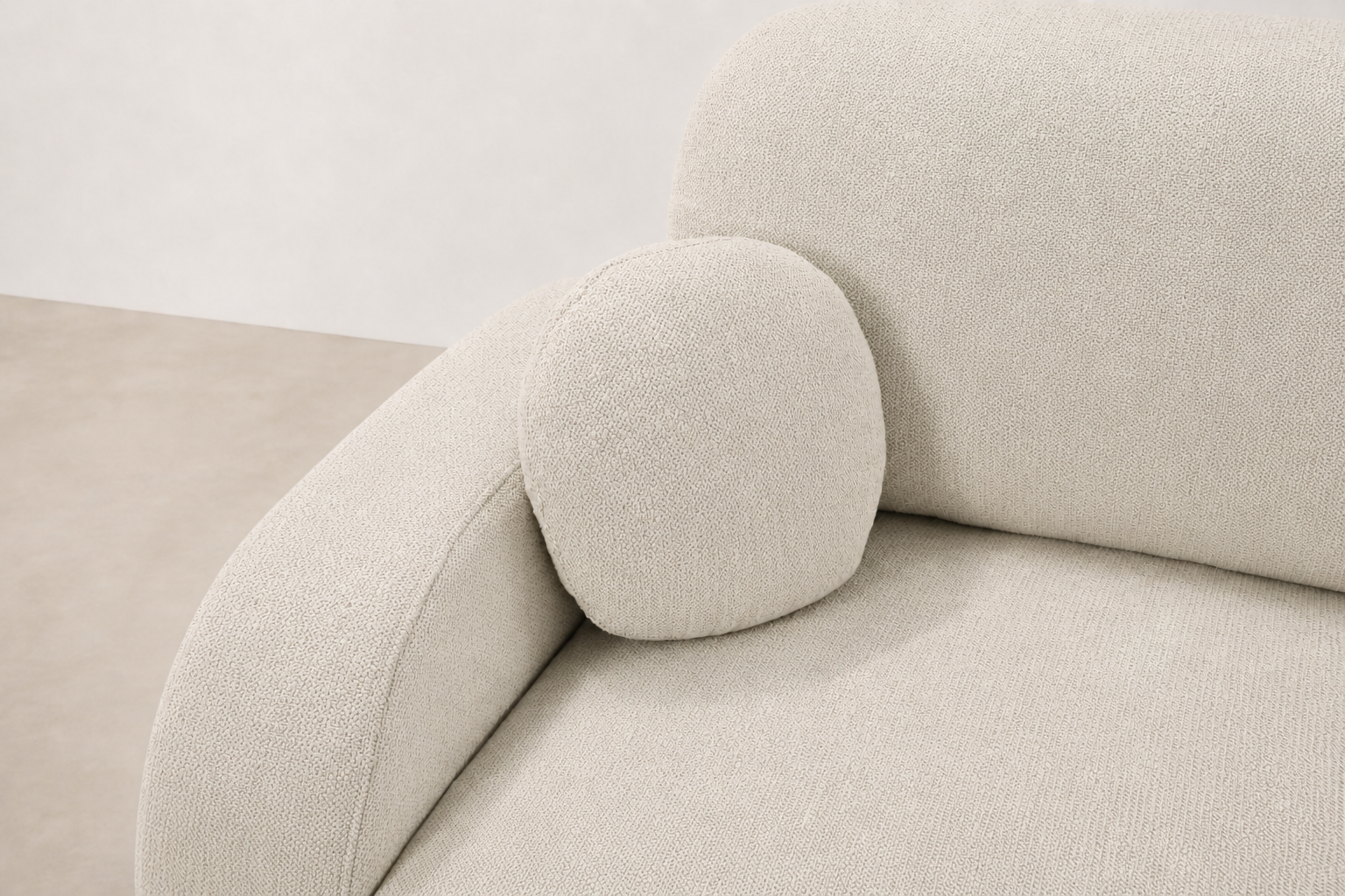 Slush sofabed in textured fabric with pull-out sleep function for small spaces