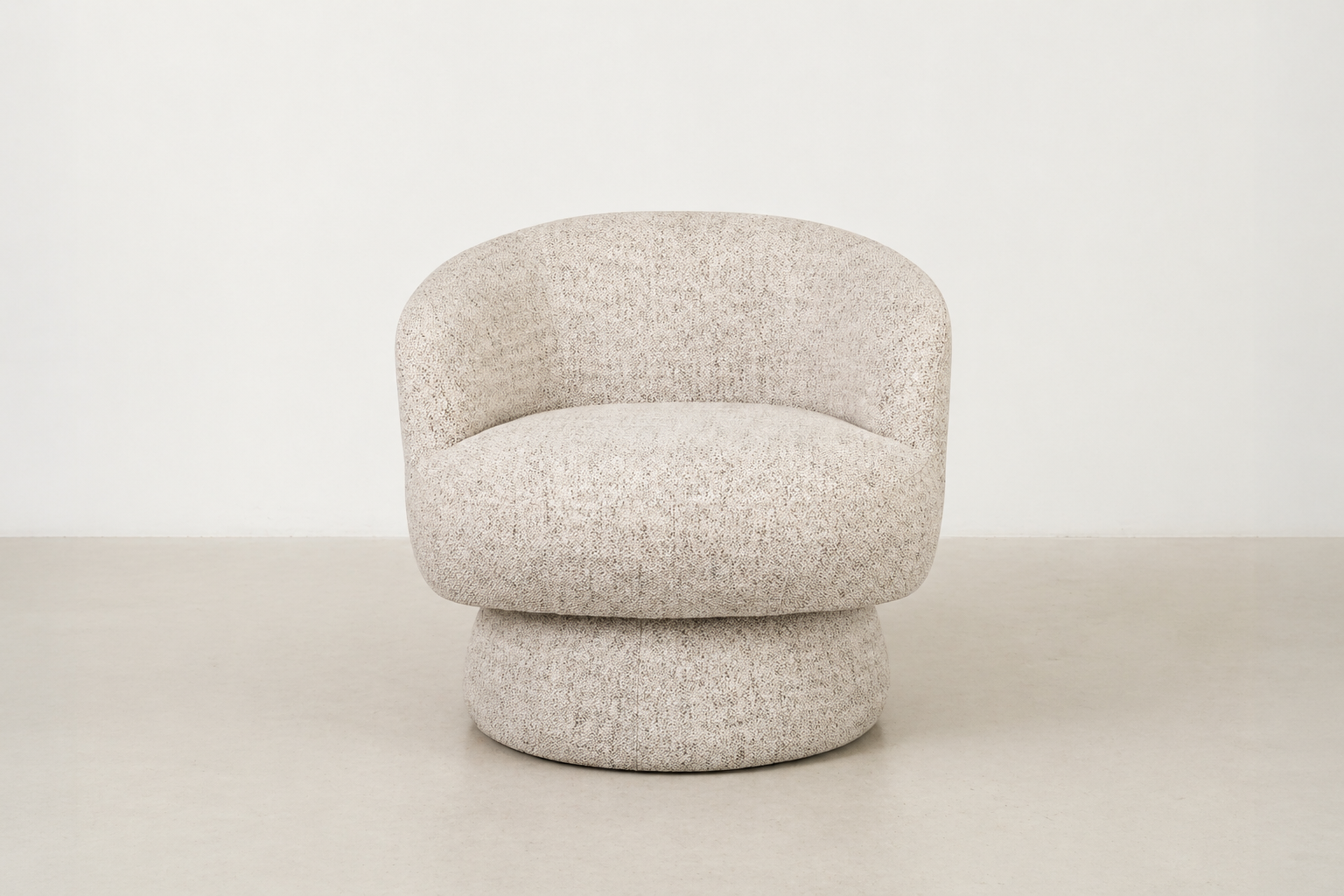  Living room needs Stamware – the chair that turns your space into a sanctuary. Wrapped in a soft taupe fabric with pillowy comfort and full swivel magic, it’s your new go-to for lazy mornings, cozy reads, and chic lounging. 