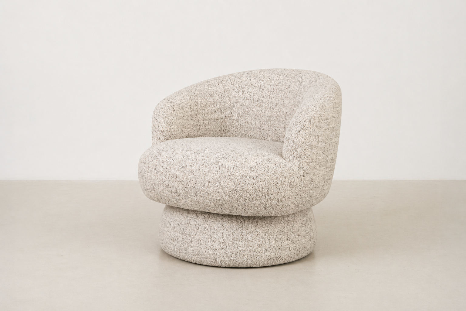  Living room needs Stamware – the chair that turns your space into a sanctuary. Wrapped in a soft taupe fabric with pillowy comfort and full swivel magic, it’s your new go-to for lazy mornings, cozy reads, and chic lounging. 